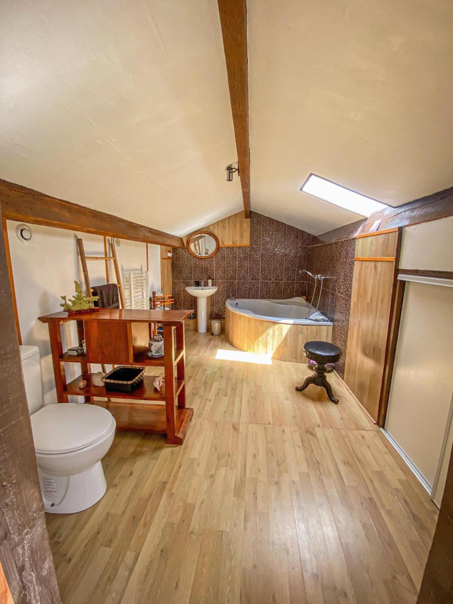 Ryokan Lankana Exideuil-sur-Vienne Luaran gambar