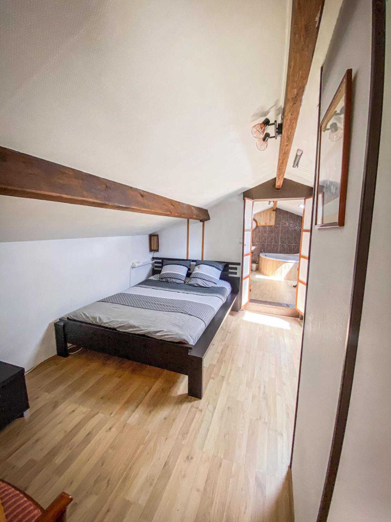 Ryokan Lankana Exideuil-sur-Vienne Luaran gambar