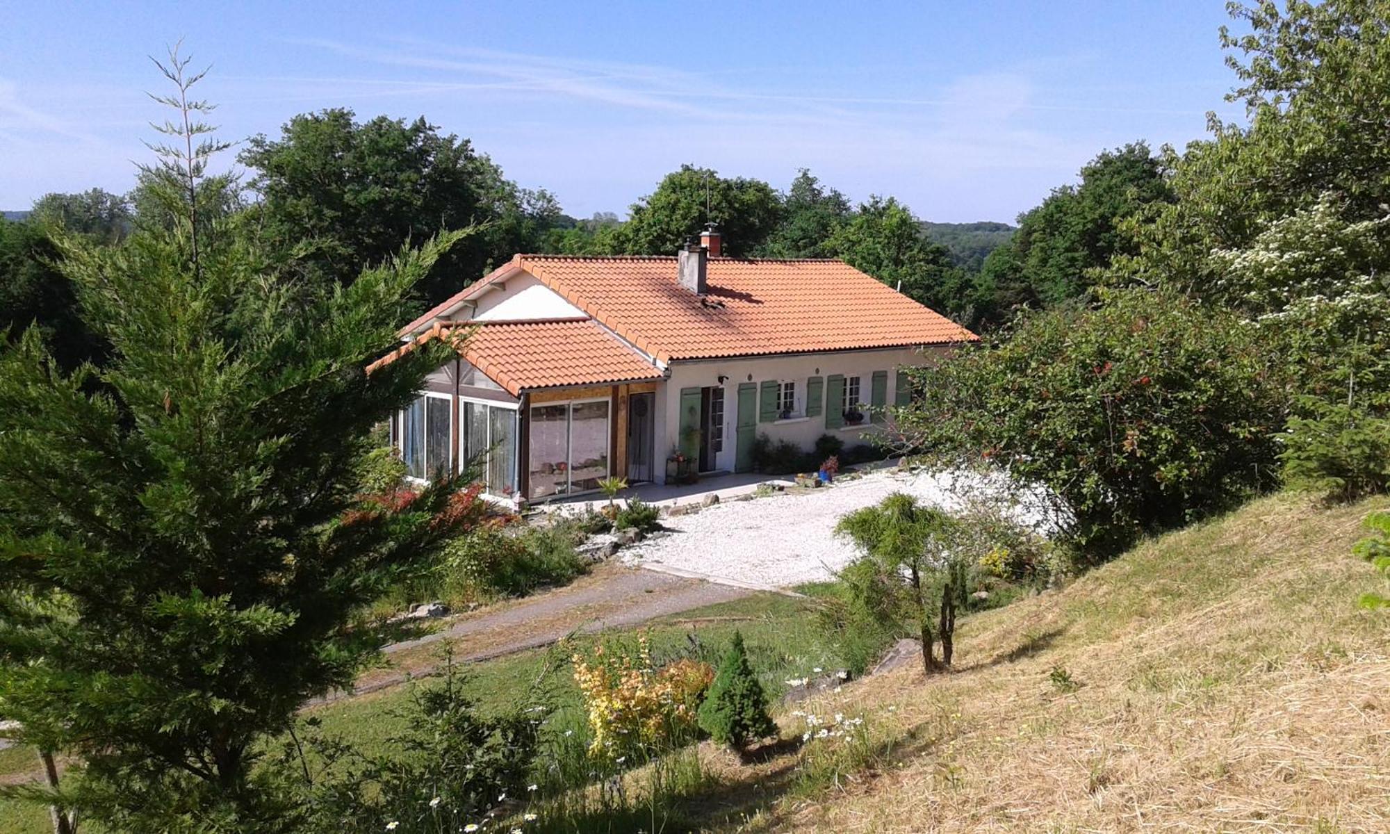 Ryokan Lankana Exideuil-sur-Vienne Luaran gambar